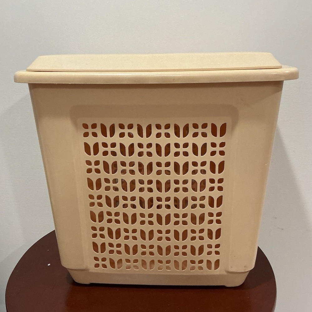 Vintage Rubbermaid Hamper Tulip‎ Design Beige Almond Model 2787
